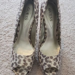 Guess cheetah print pumps/heels womens size 8